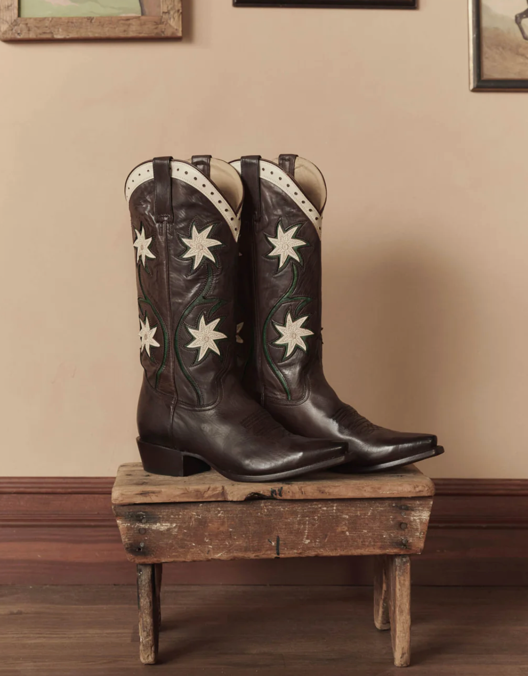 The Great. THE COWBOY BOOT IN BROWN FLORAL