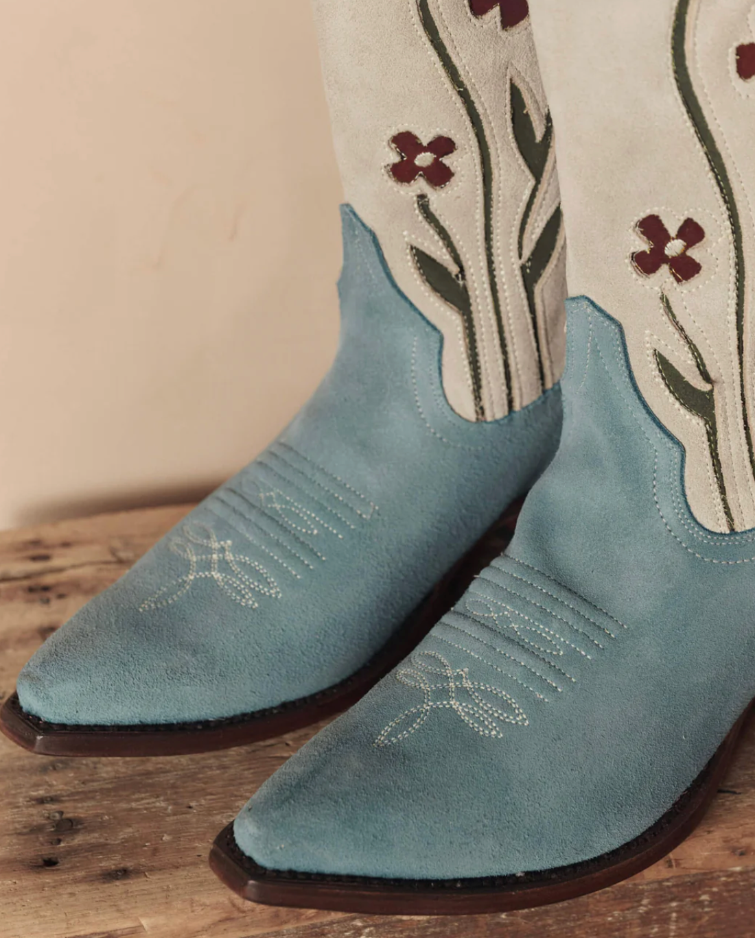 The Great. THE COWBOY BOOT IN WASHED INDIGO FLORAL