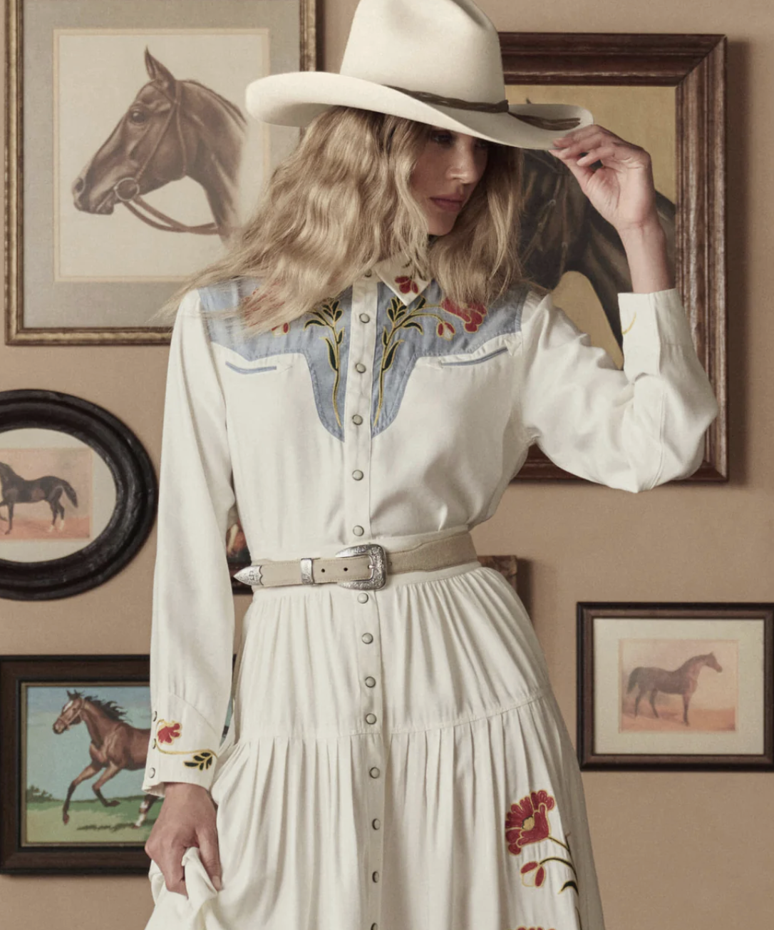 The Great. THE WESTERN NARROW BELT IN CREAM WITH SILVER