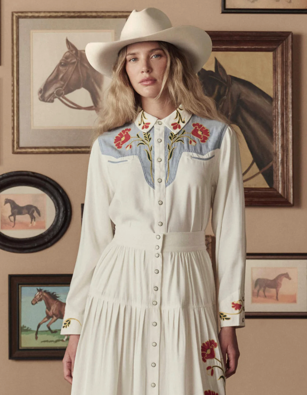 The Great. THE EMBROIDERED WESTERN SHIRT IN CREAM/ CHAMBRAY