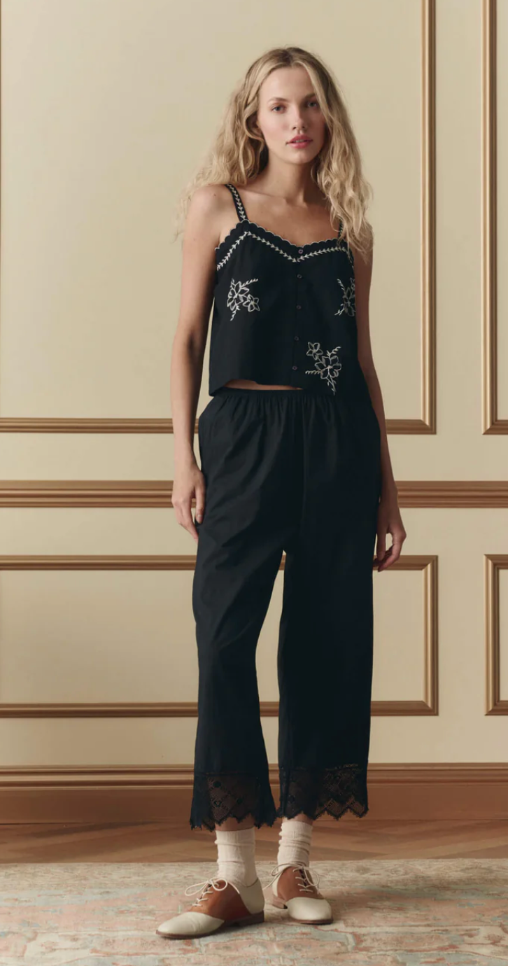The Great. The Weekend Tank with Hanky Embroidery in Black