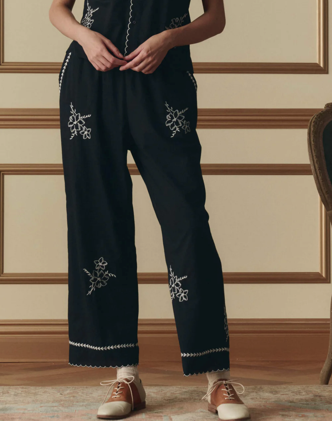 The Great. The Weekend Pant w/ Hanky Embroidery in Black