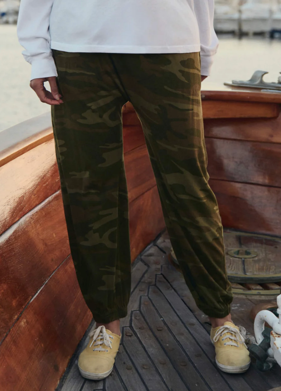 The Great. The Jersey Jogger Pant in Deep Woods Camo