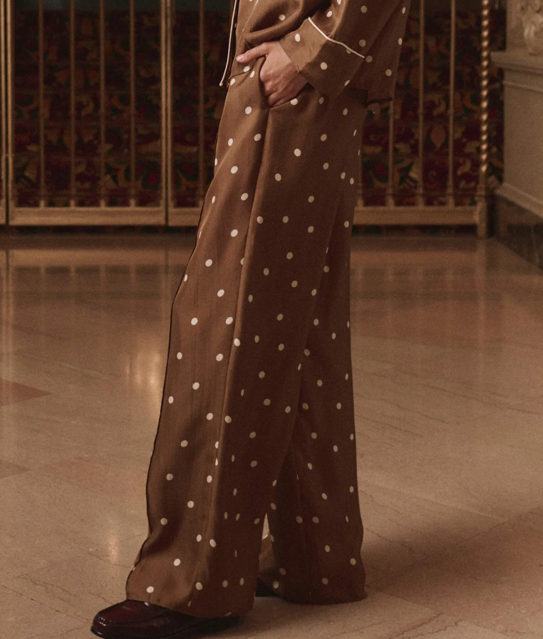 The Great. The Slouch Pintuck Pant in Copper Bubble Dot