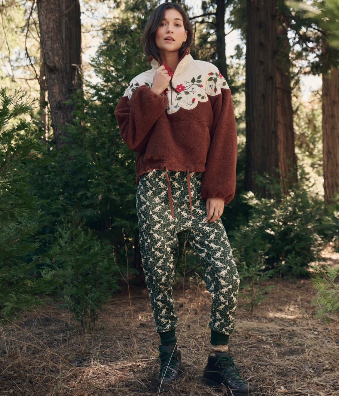 The Great. The Plush Wildflower Pullover in Chestnut