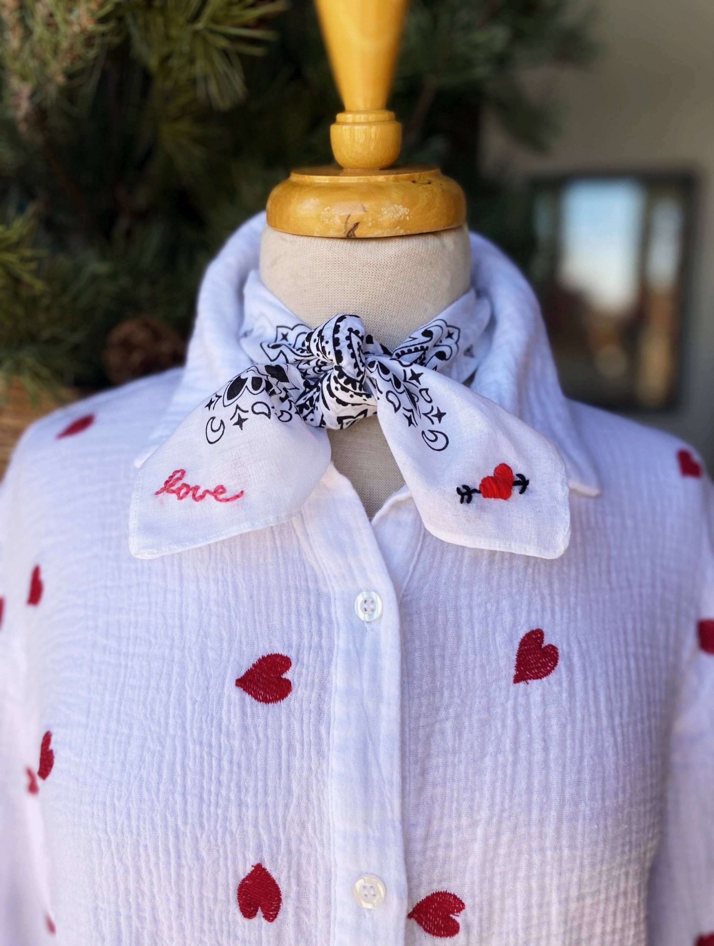 Pradera- Embroidered My Love Bandana