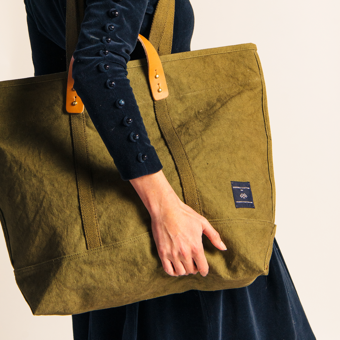 IMMODEST COTTON- Large East West Tote | Olive