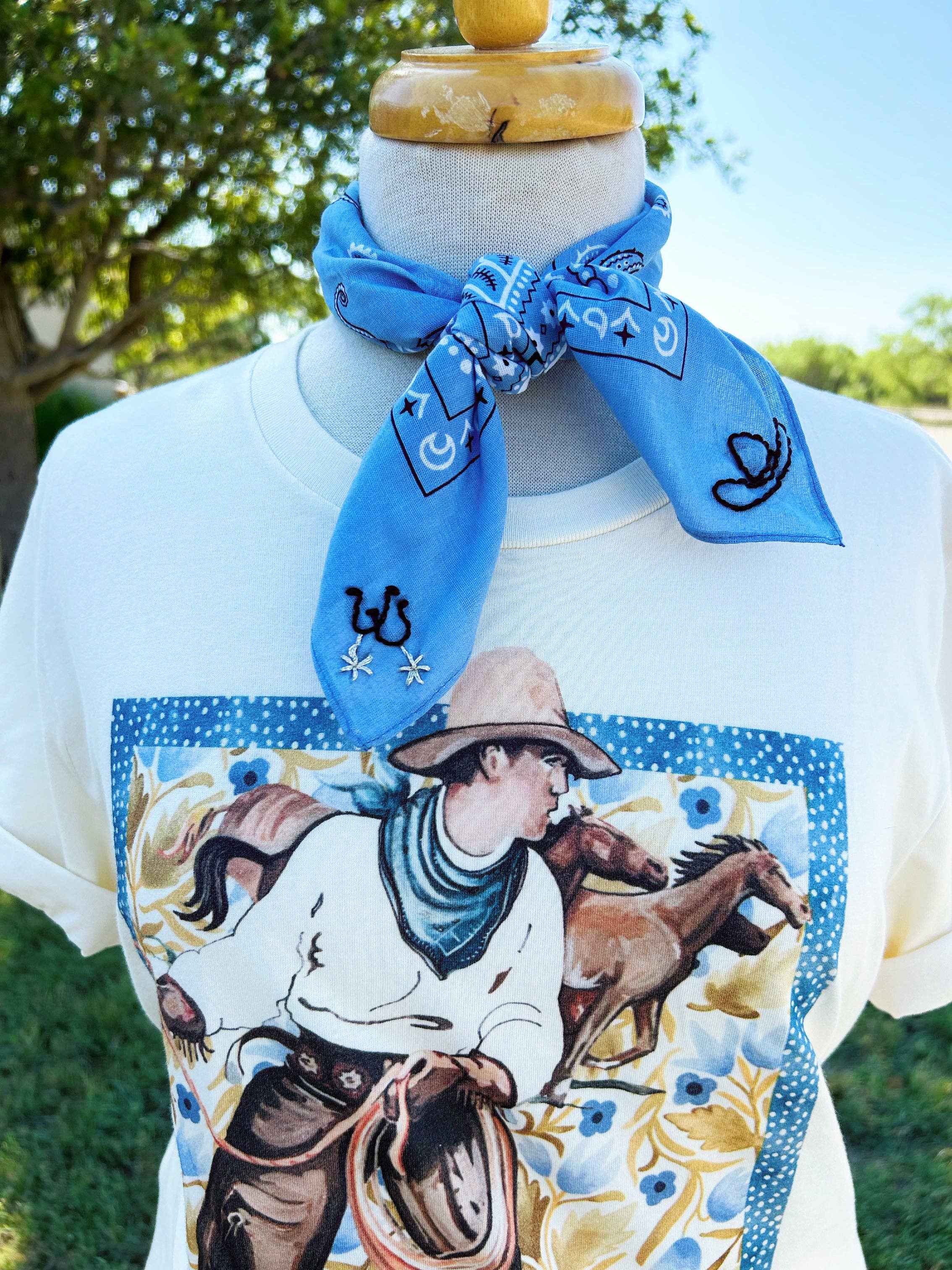 Pradera- Embroidered Big Bend Bandana