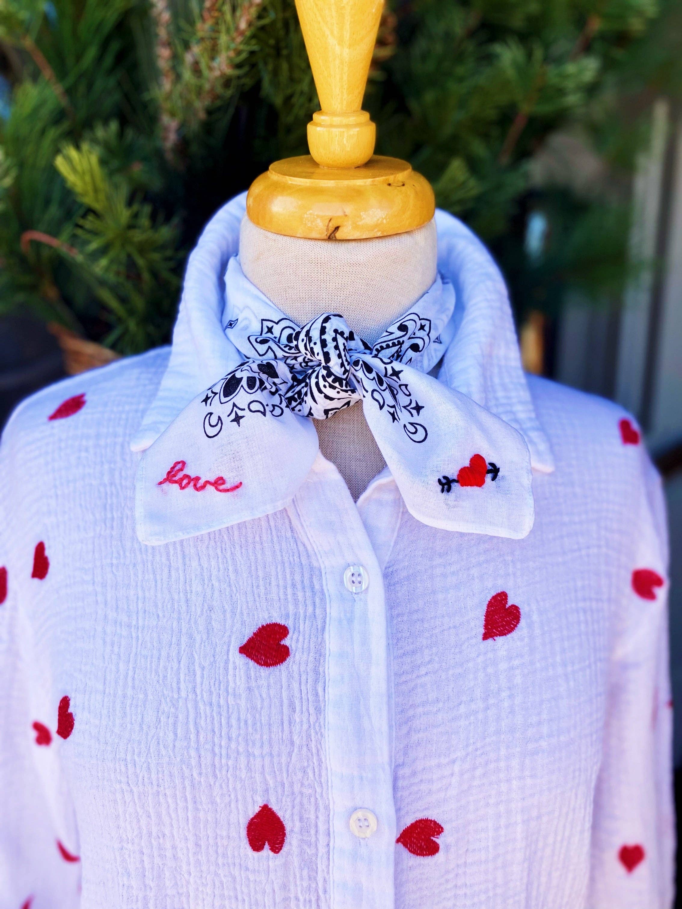 Pradera- Embroidered My Love Bandana