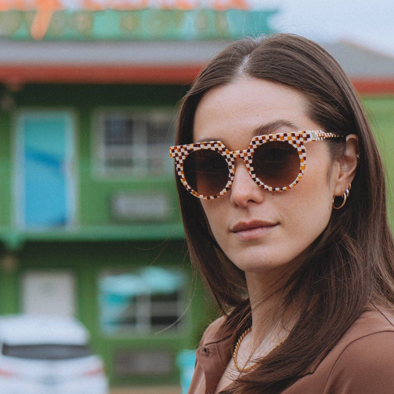 Wolfspout - Aster - Toasted Moxie Round Checkered Sunglasses