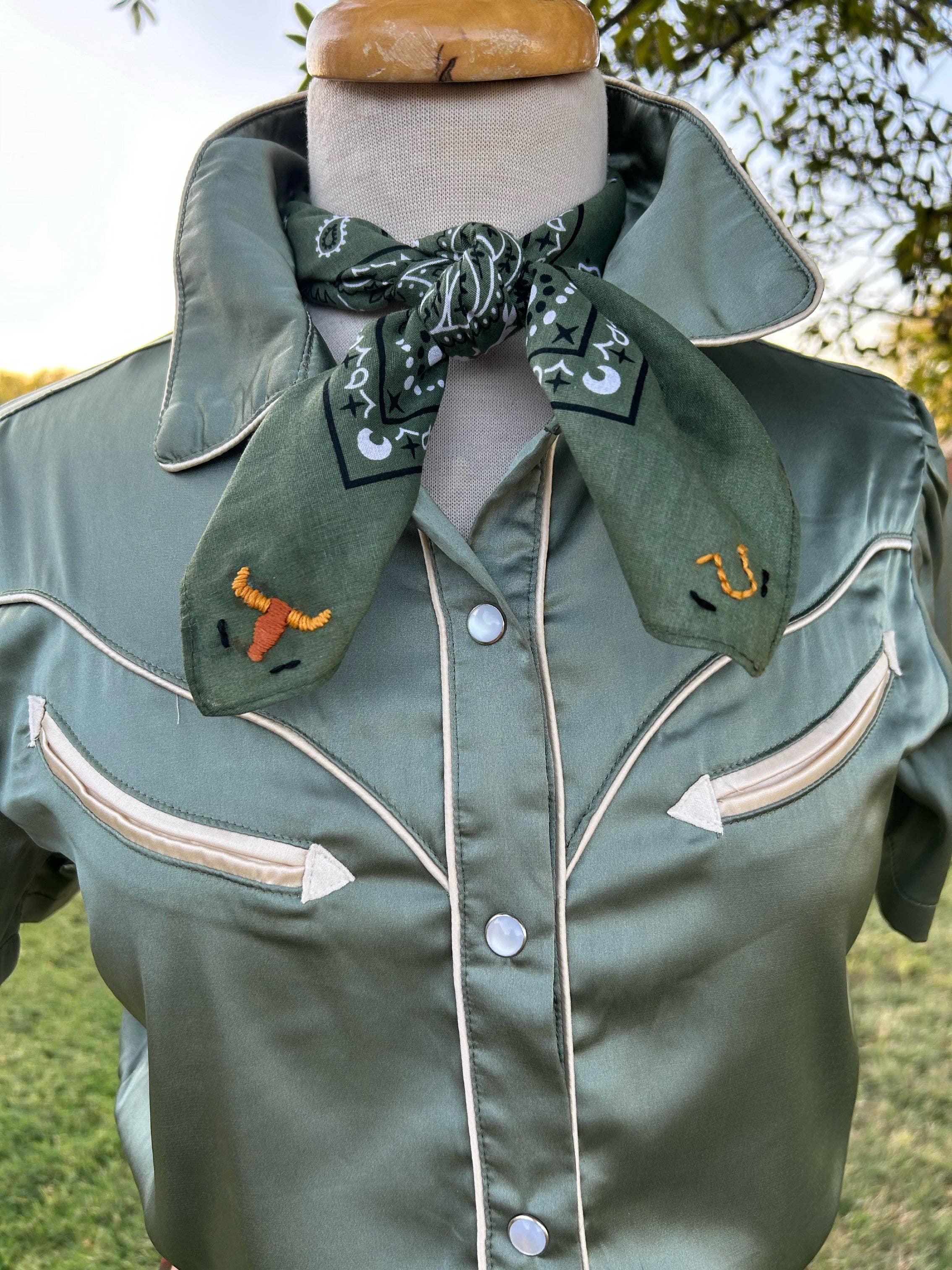 Pradera- Embroidered Round Up Bandana