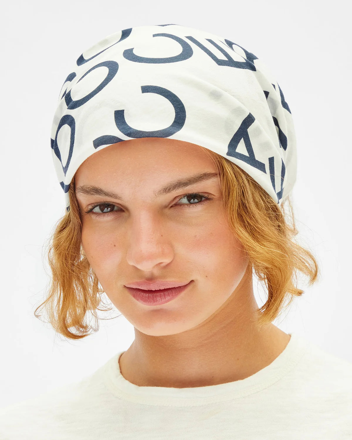 Clare V. Bandana - Le Text