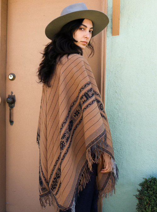 Hampui- Dona Alicia Poncho- Onesize