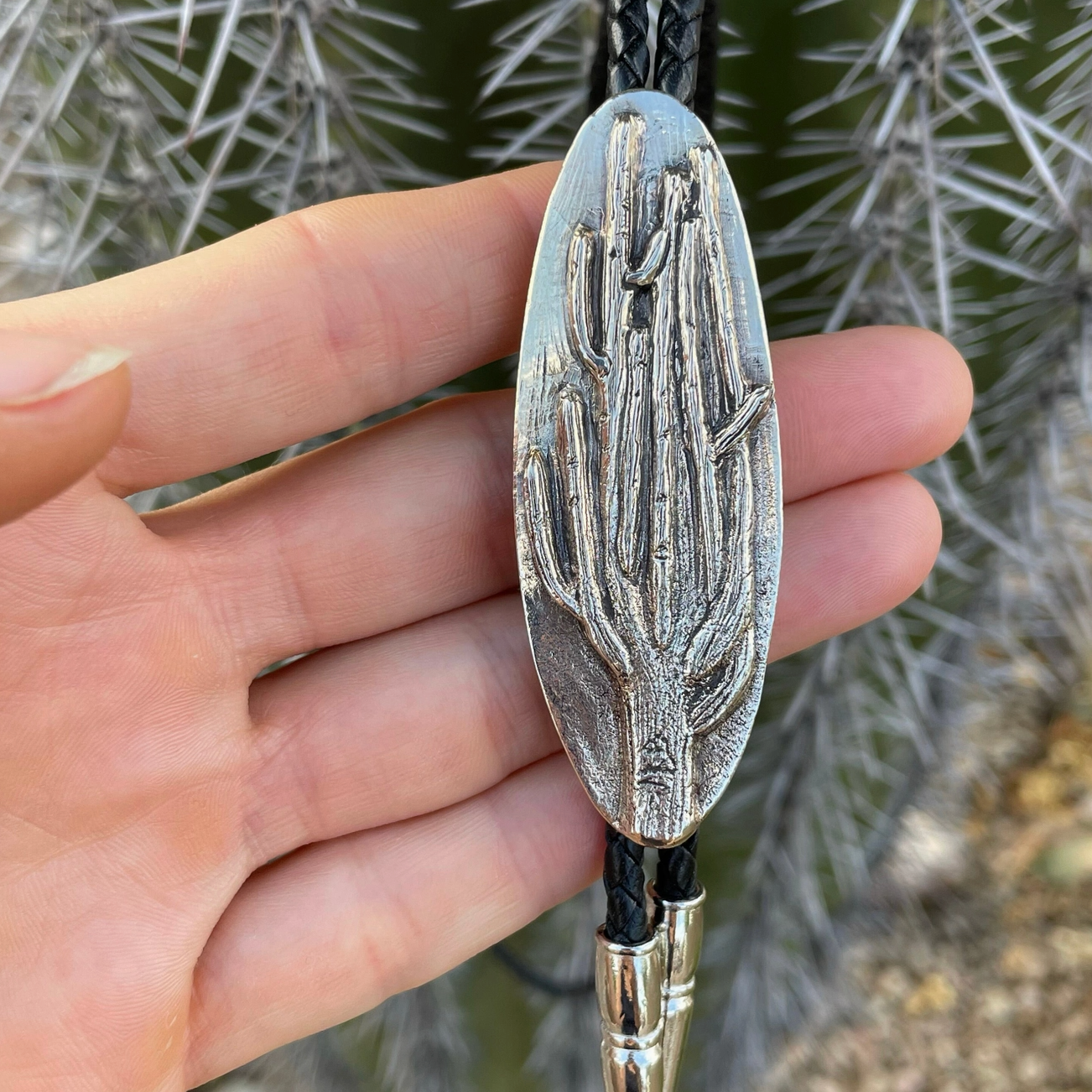 HELIOTROPE- Saguaro Pantera Bolo- Black/ Brass 36"