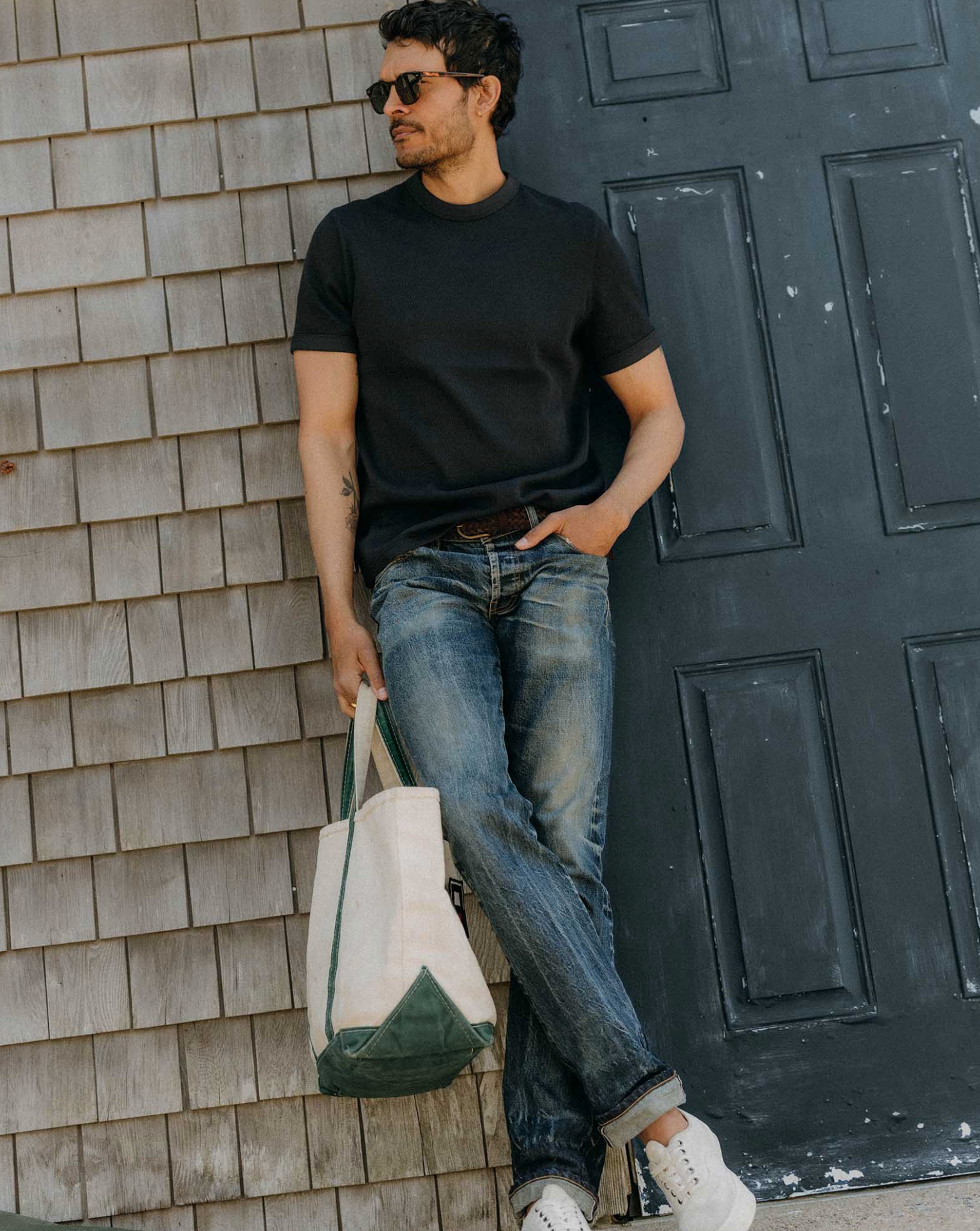 Taylor Stitch- The Organic Cotton Short Sleeve Crew in Dark Navy Waffle