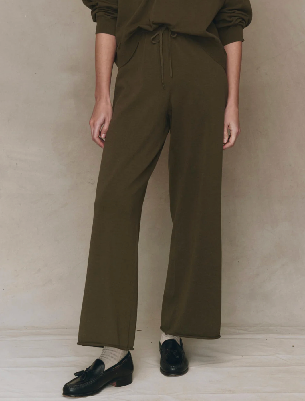 The Great. The Rec Sweater Pant in Army