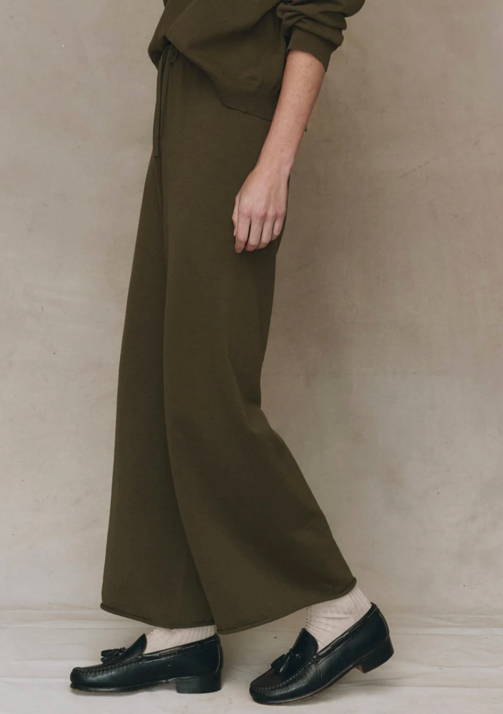 The Great. The Rec Sweater Pant in Army