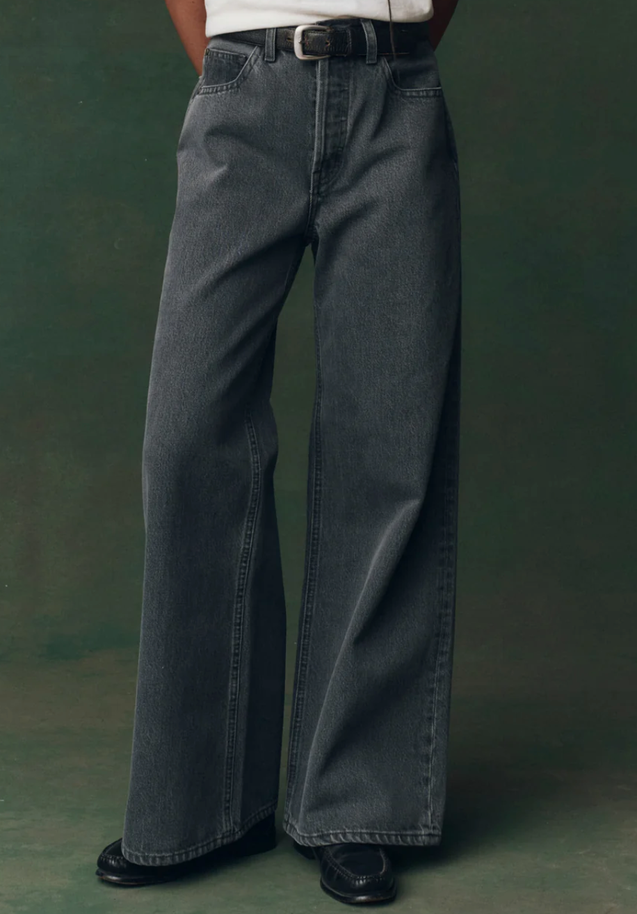 The Great. The Slouch Wide Leg Jeans in Graphite