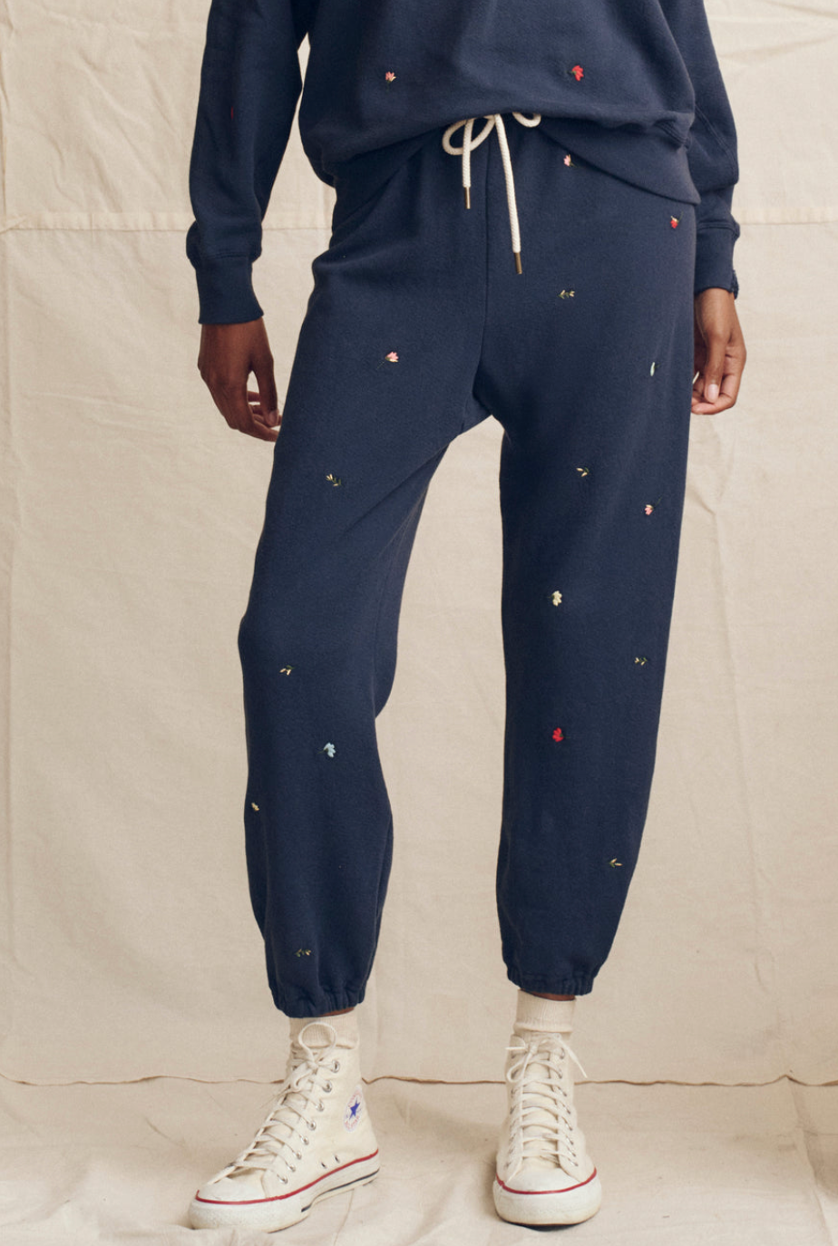 The Great. Stadium Sweatpant in Tossed Floral Embroidery