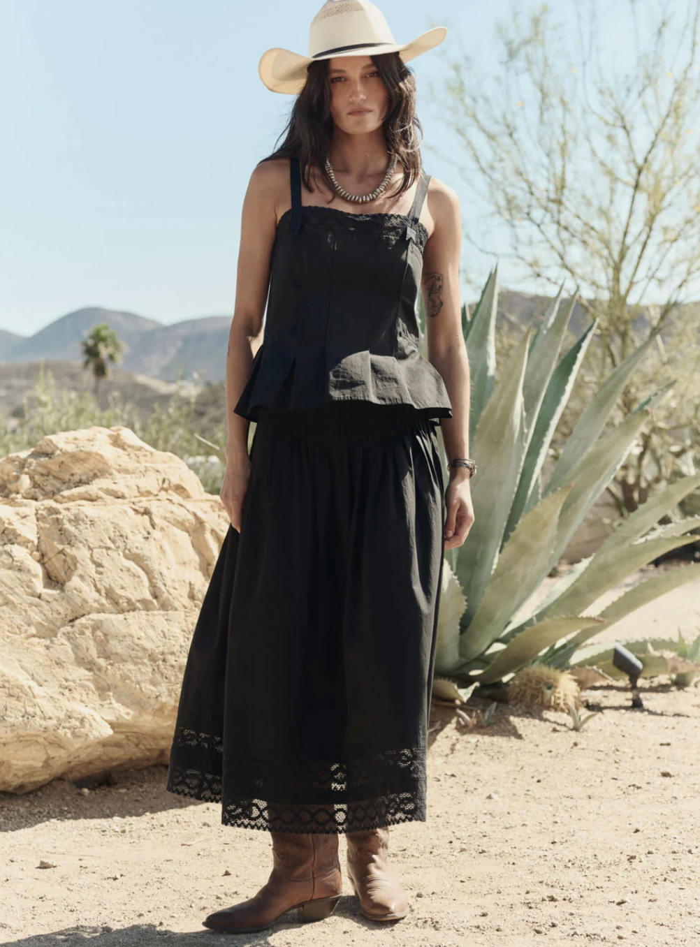 The Great. The Structured Victorian Tank in Black