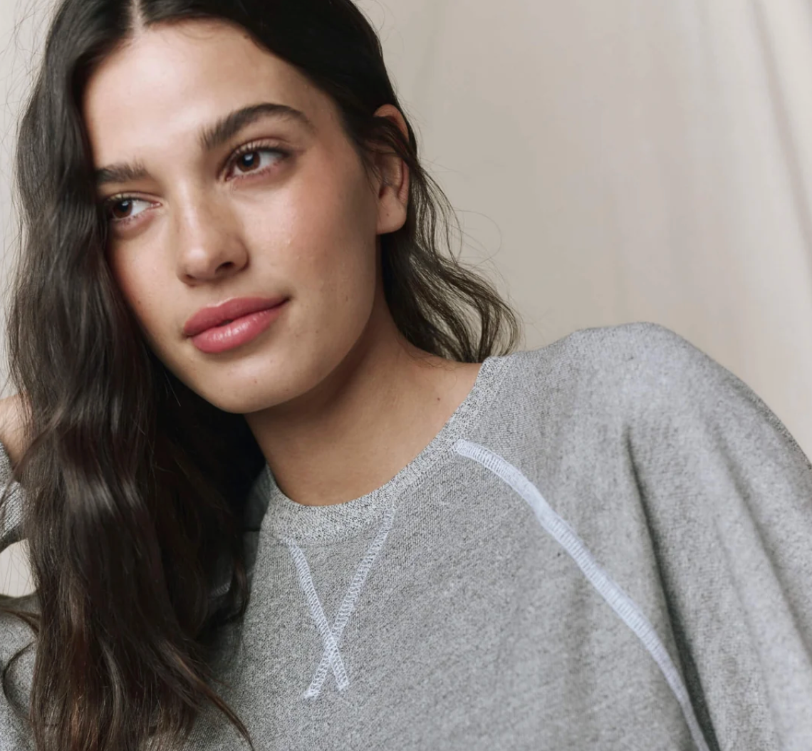 The Great. The Slouch Sweatshirt in Varsity Grey