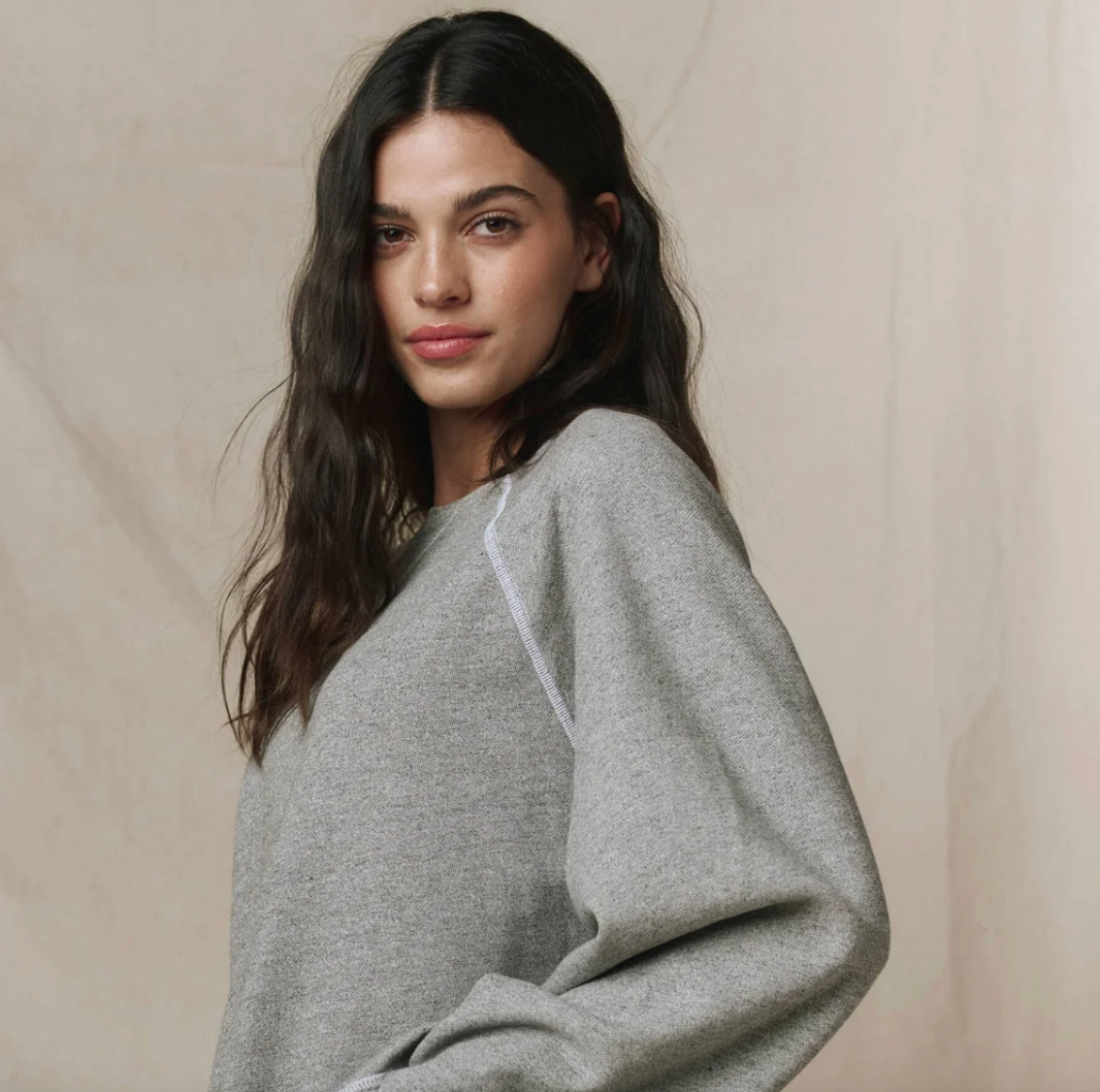 The Great. The Slouch Sweatshirt in Varsity Grey