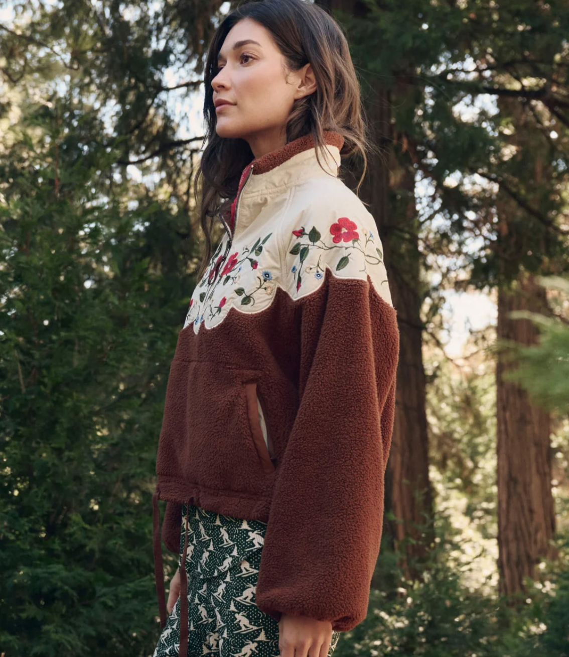 The Great. The Plush Wildflower Pullover in Chestnut