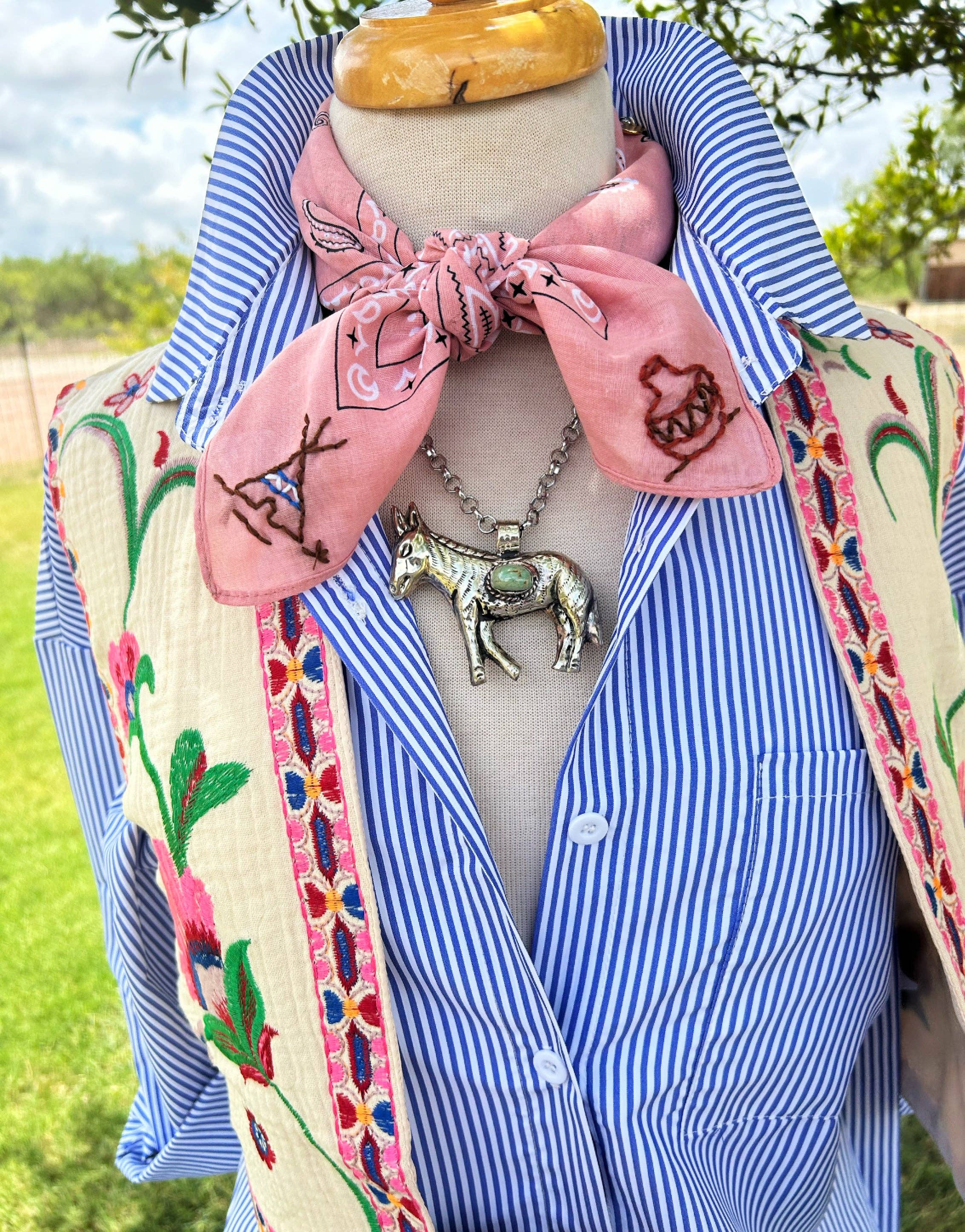 Pradera- Zuni Embroidered Bandana