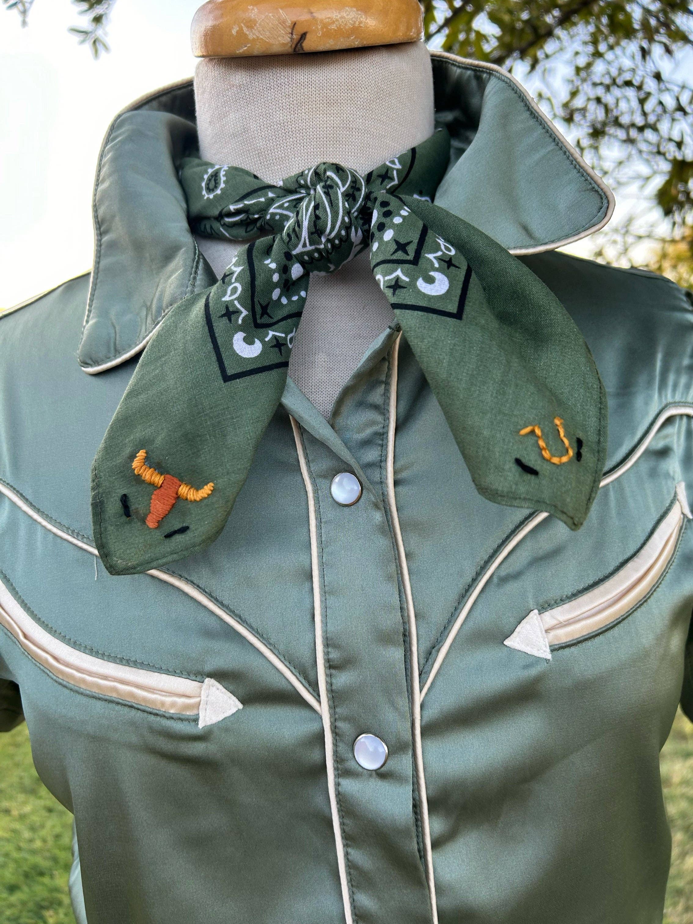 Pradera- Embroidered Round Up Bandana
