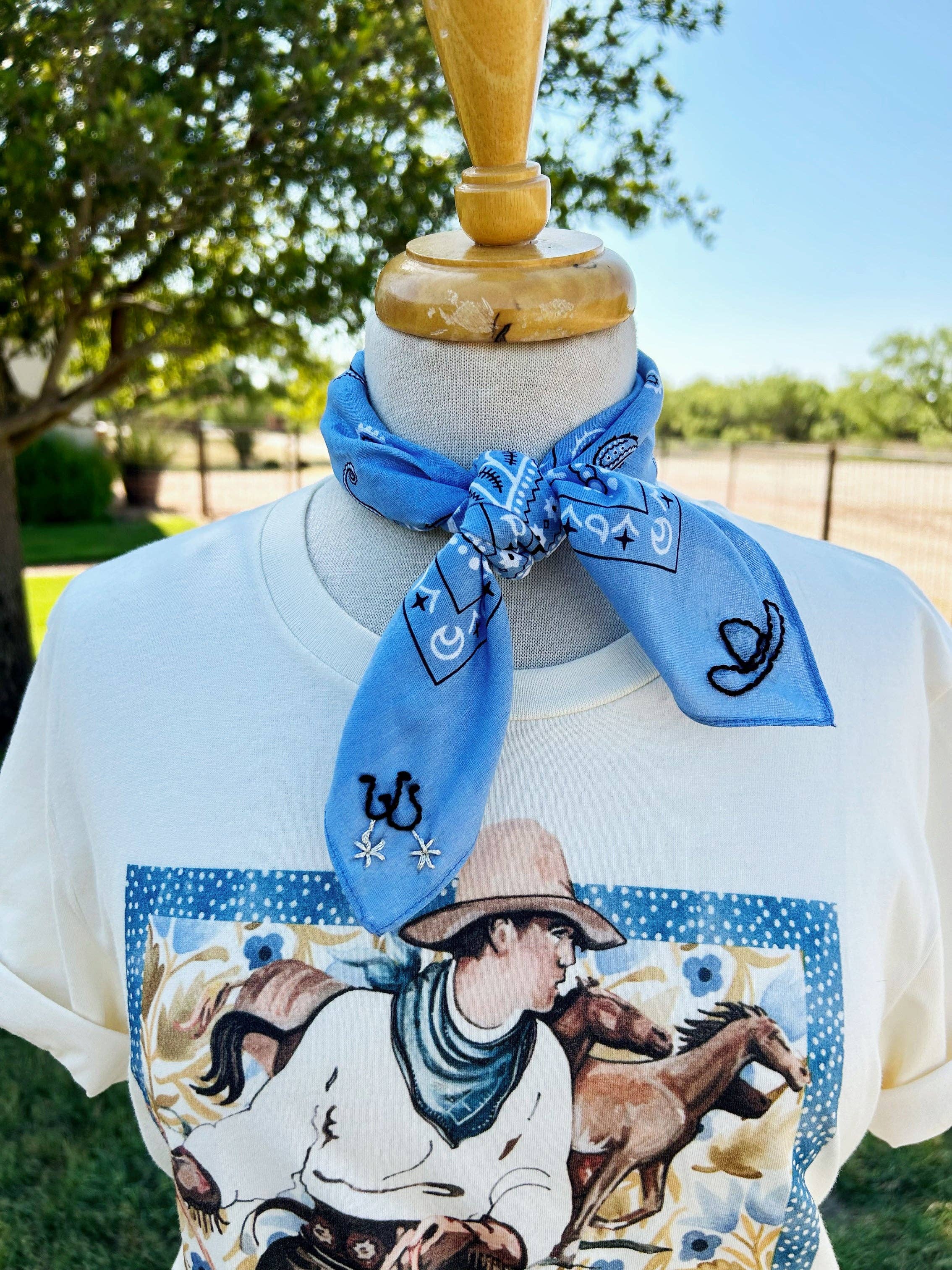 Pradera- Embroidered Big Bend Bandana