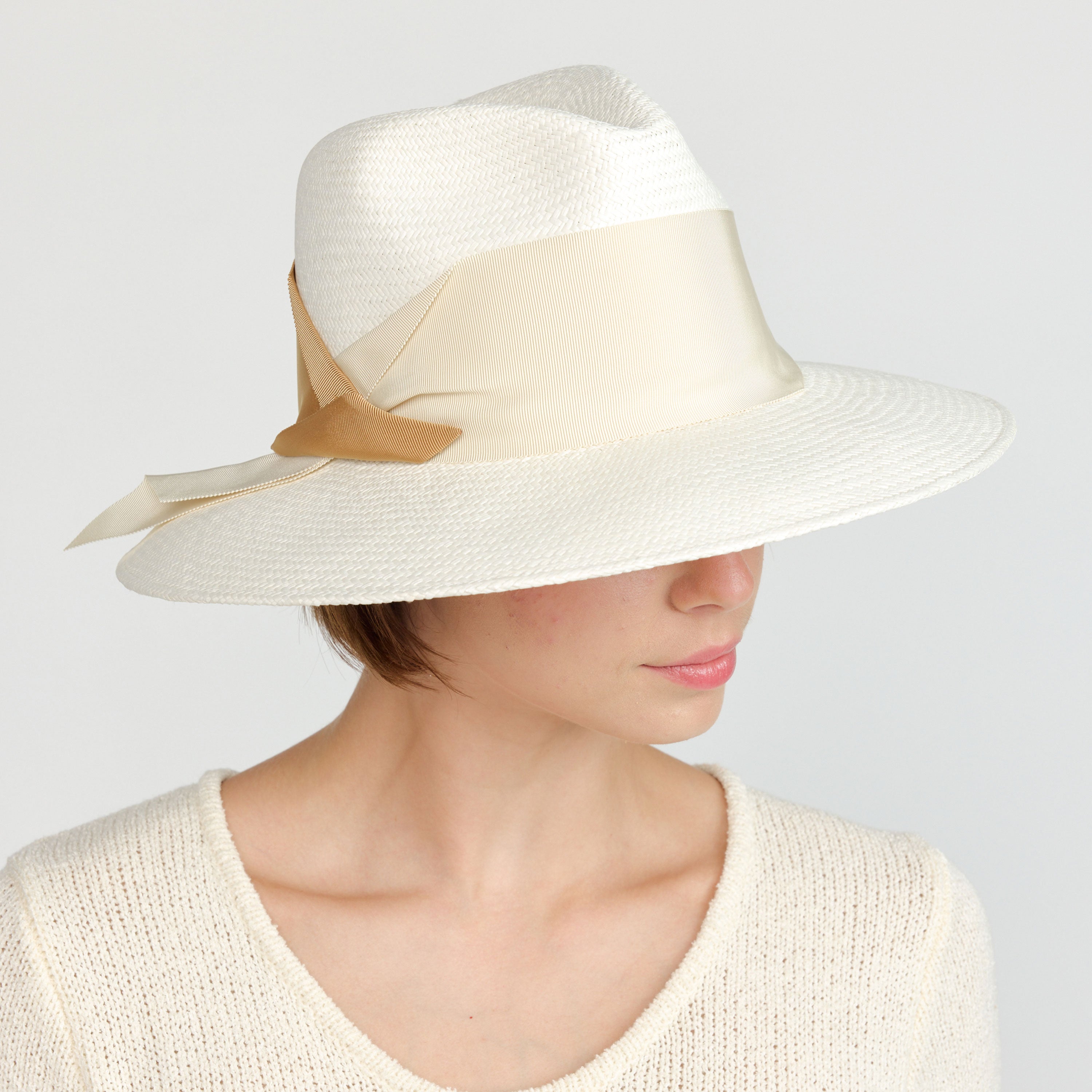 Gardenia- White, Bone/Camel