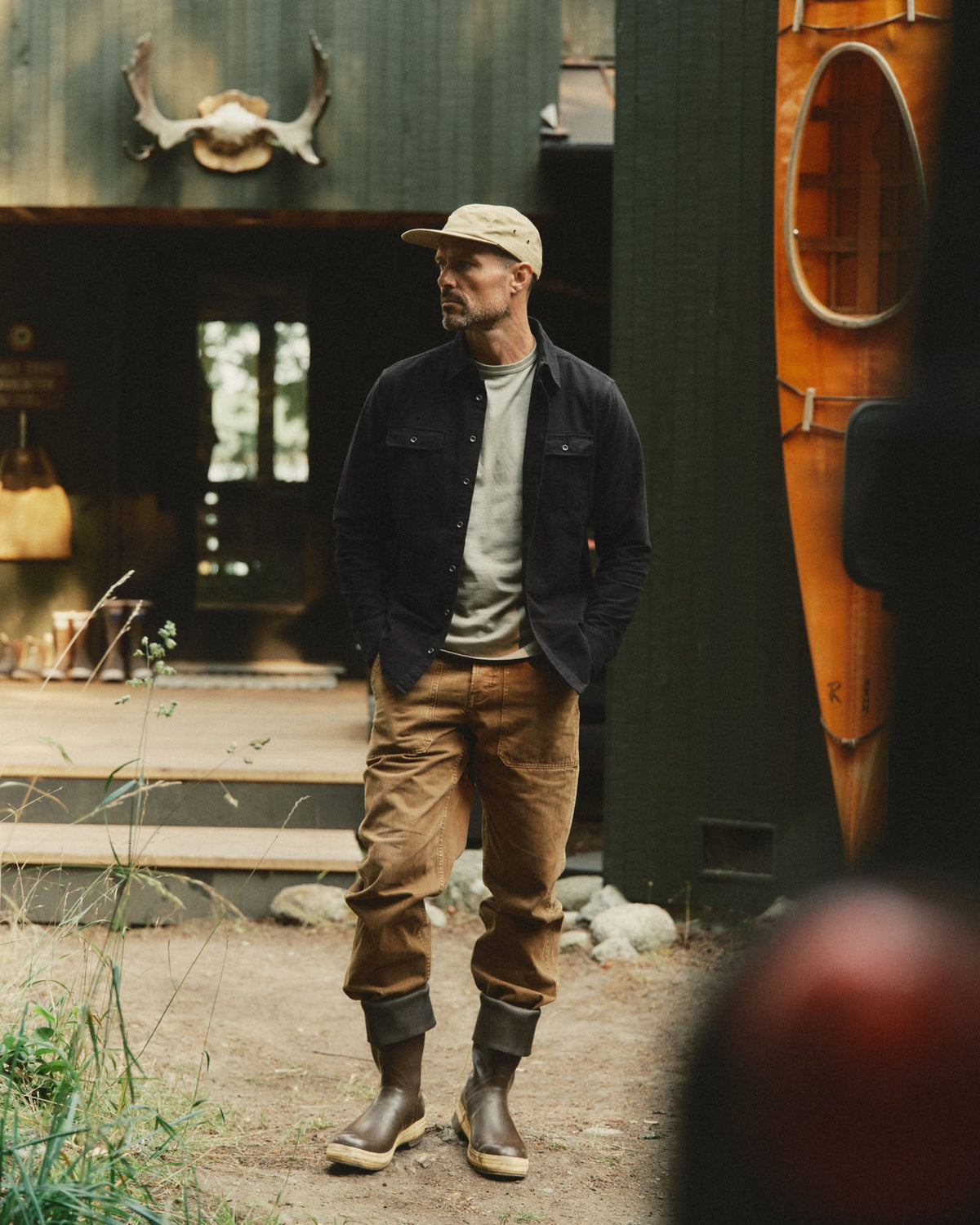 Taylor Stitch - The Yosemite Shirt in Coal